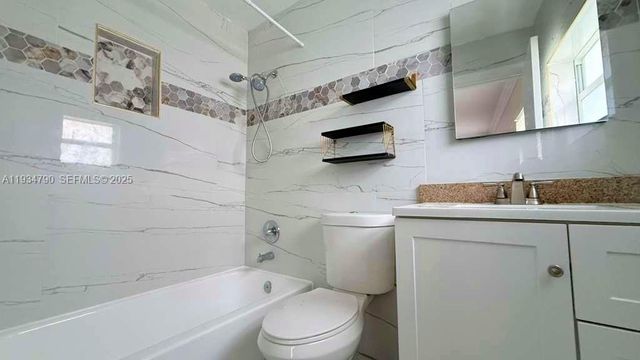 2377 NW 123rd Ave, Coral Springs, FL 33065