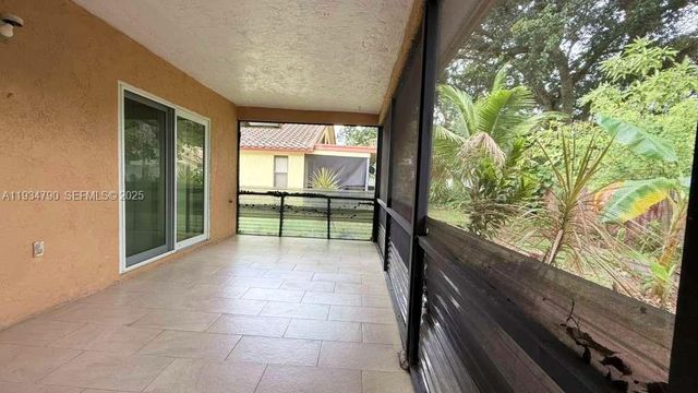 2377 NW 123rd Ave, Coral Springs, FL 33065