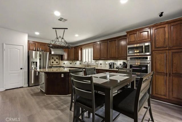 19029 Weathervane Pl., Riverside, CA 92508