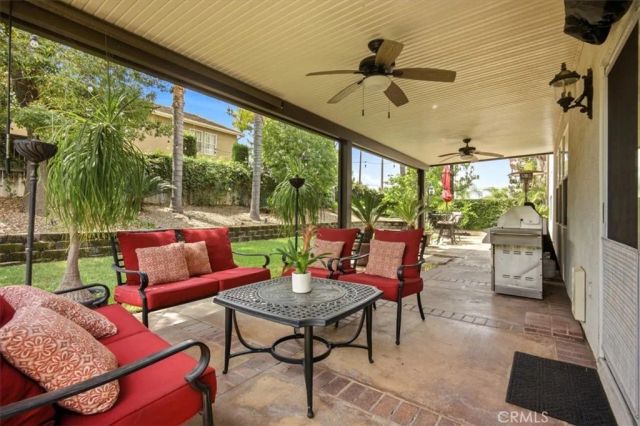 19029 Weathervane Pl., Riverside, CA 92508