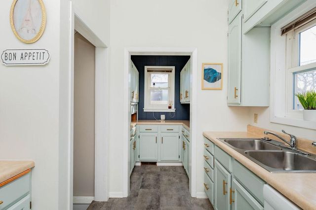 1348 6th Street S, Fargo, ND 58103