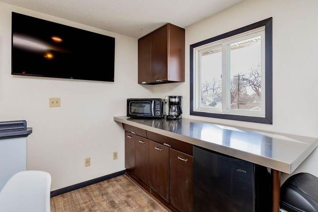 1348 6th Street S, Fargo, ND 58103