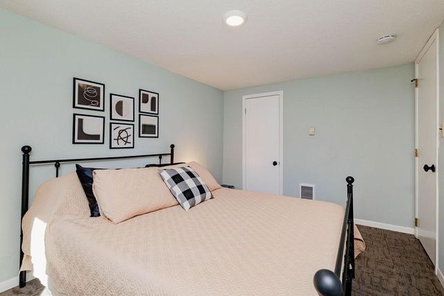 1348 6th Street S, Fargo, ND 58103