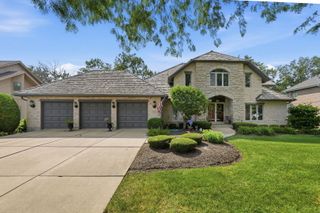 8416 Evergreen Lane, Darien, IL 60561