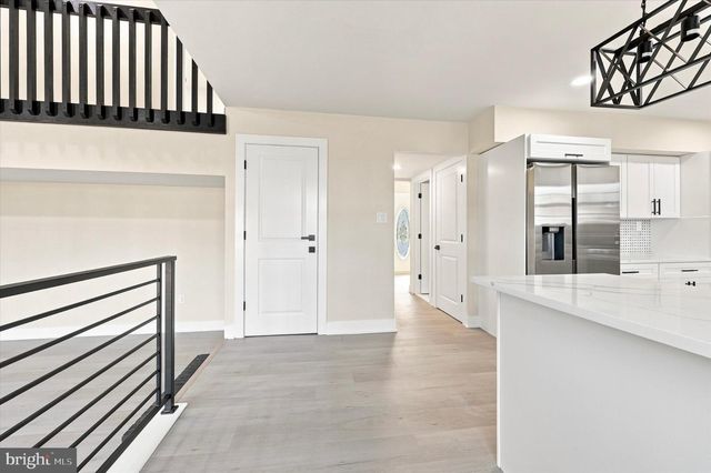 48 MEADOWRUE CT, Mount Laurel, NJ 08054