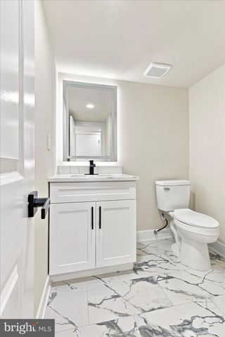 48 MEADOWRUE CT, Mount Laurel, NJ 08054