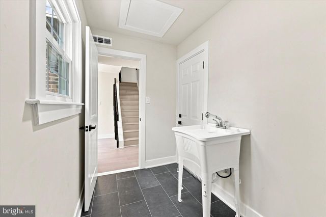 48 MEADOWRUE CT, Mount Laurel, NJ 08054