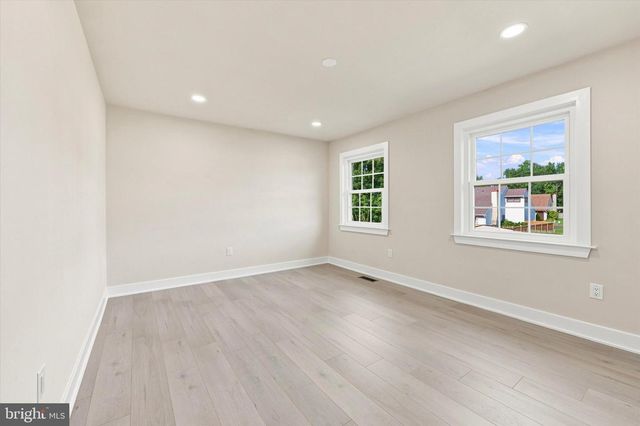 48 MEADOWRUE CT, Mount Laurel, NJ 08054