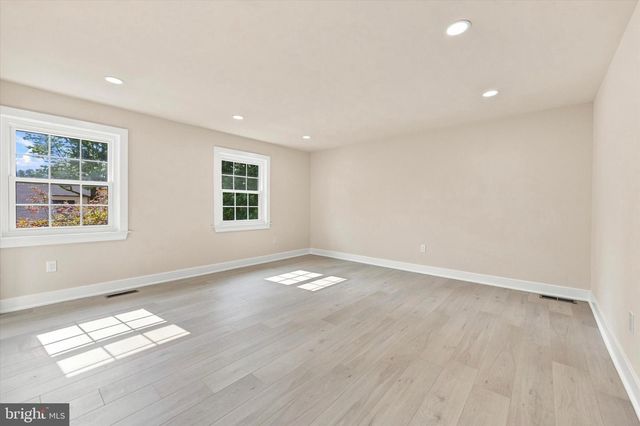 48 MEADOWRUE CT, Mount Laurel, NJ 08054