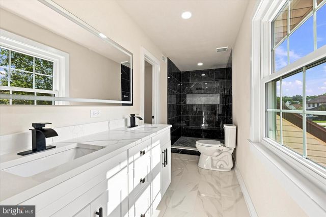 48 MEADOWRUE CT, Mount Laurel, NJ 08054