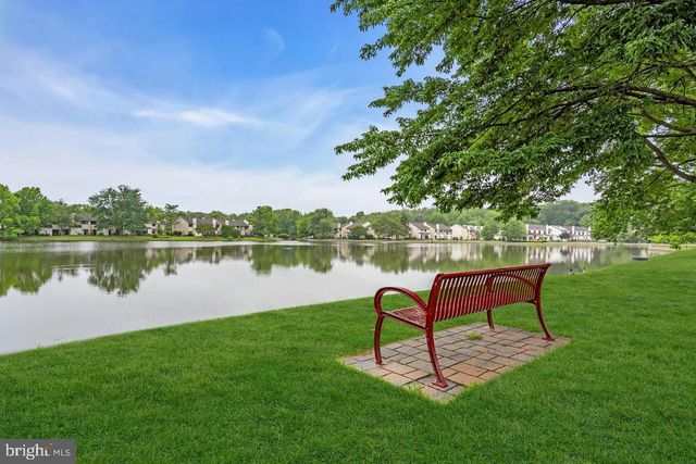 48 MEADOWRUE CT, Mount Laurel, NJ 08054