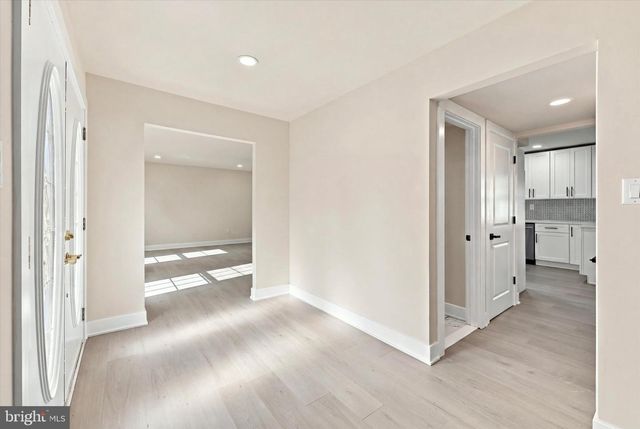 48 MEADOWRUE CT, Mount Laurel, NJ 08054