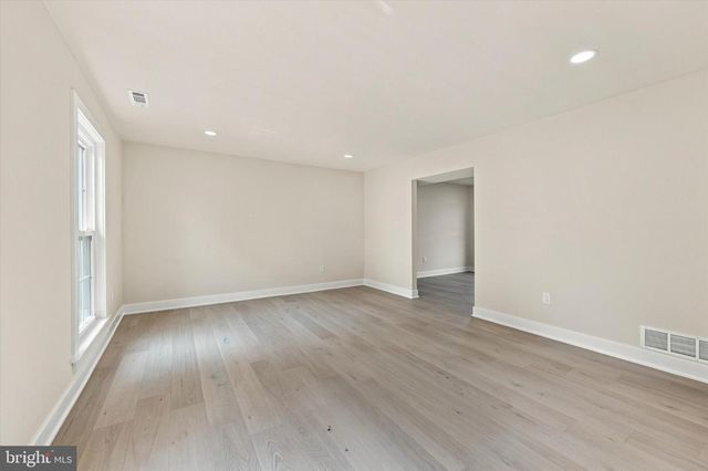 48 MEADOWRUE CT, Mount Laurel, NJ 08054