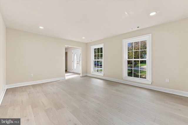 48 MEADOWRUE CT, Mount Laurel, NJ 08054