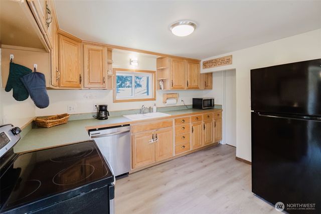 143 Dora Avenue, Bremerton, WA 98312