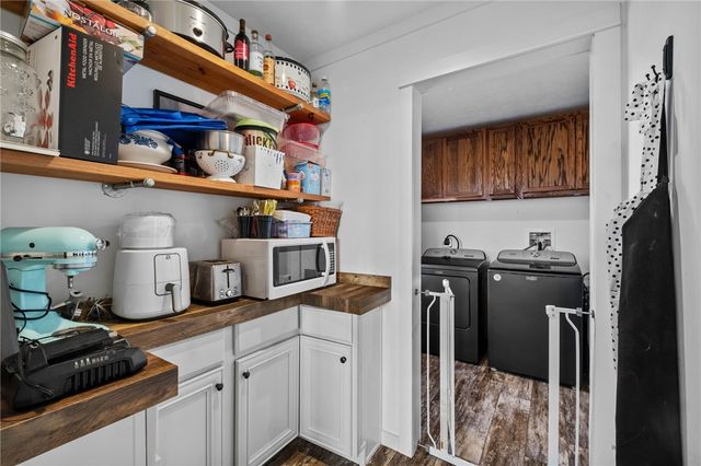 22083 Leonard Ranch Road, Gravette, AR 72736