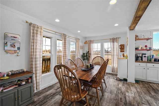 22083 Leonard Ranch Road, Gravette, AR 72736