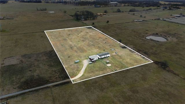 22083 Leonard Ranch Road, Gravette, AR 72736