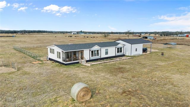 22083 Leonard Ranch Road, Gravette, AR 72736