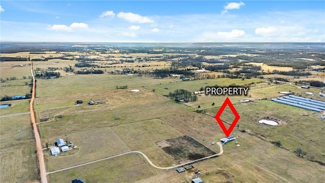 22083 Leonard Ranch Road, Gravette, AR 72736