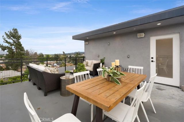 6051 N Tujunga Avenue, North Hollywood, CA 91606