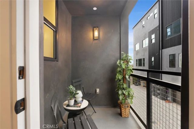 6051 N Tujunga Avenue, North Hollywood, CA 91606