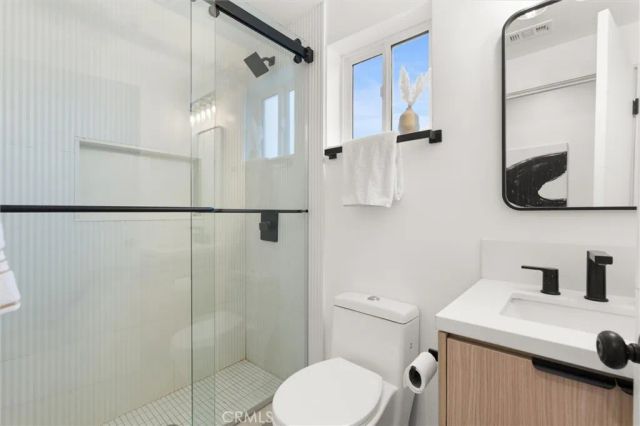 6051 N Tujunga Avenue, North Hollywood, CA 91606