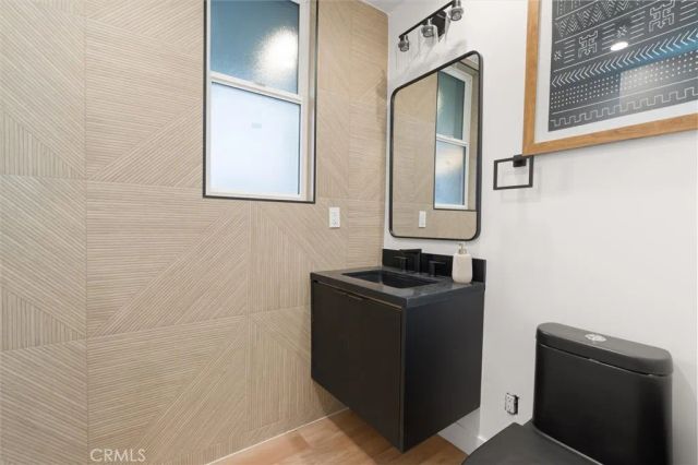 6051 N Tujunga Avenue, North Hollywood, CA 91606