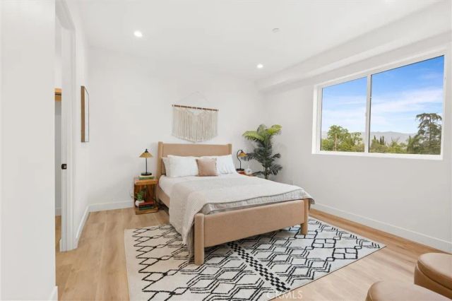 6051 N Tujunga Avenue, North Hollywood, CA 91606