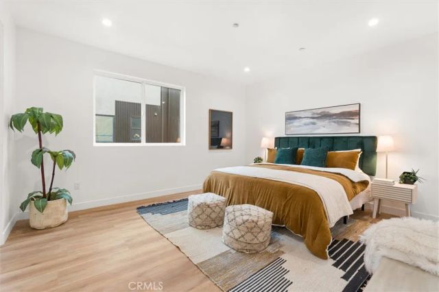 6051 N Tujunga Avenue, North Hollywood, CA 91606