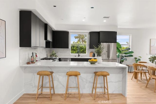 6051 N Tujunga Avenue, North Hollywood, CA 91606