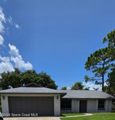 1714 Hays Street NW, Palm Bay, FL 32907