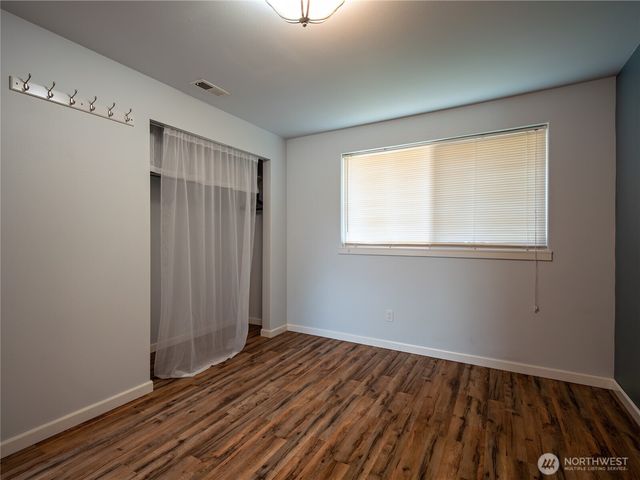 12510 109th Avenue Ct E, Puyallup, WA 98374