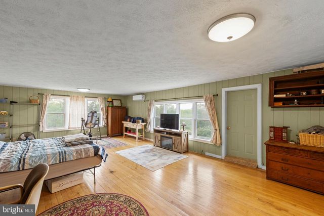 1801 MIDDLE RIDGE RD, Romney, WV 26757