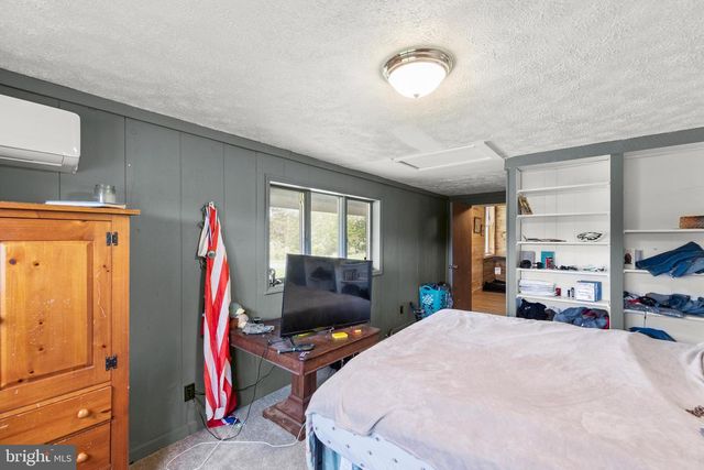 1801 MIDDLE RIDGE RD, Romney, WV 26757