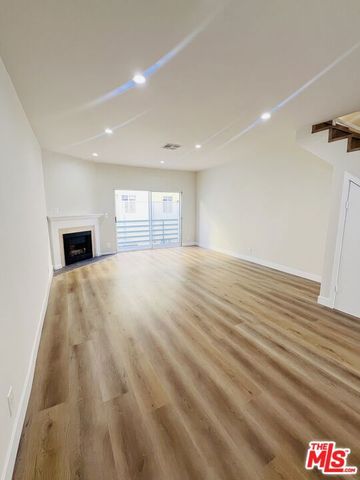 11738 Mayfield 103, Los Angeles, CA 90049