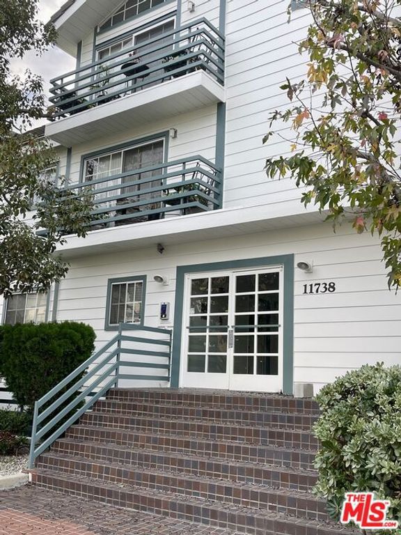 11738 Mayfield 103, Los Angeles, CA 90049