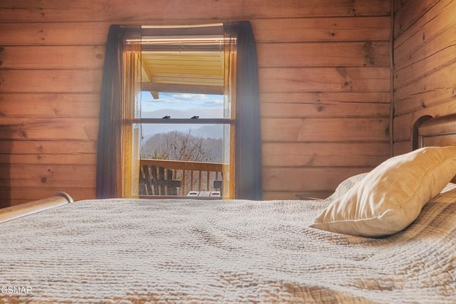 1122 Eagle Pointe Way, Pigeon Forge, TN 37863