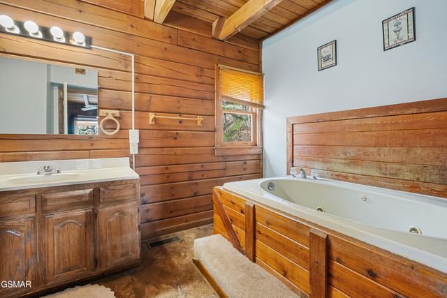 1122 Eagle Pointe Way, Pigeon Forge, TN 37863