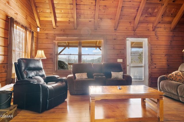 1122 Eagle Pointe Way, Pigeon Forge, TN 37863