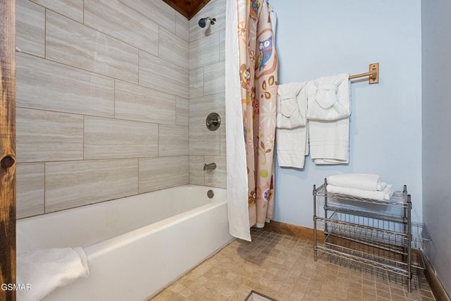 1122 Eagle Pointe Way, Pigeon Forge, TN 37863