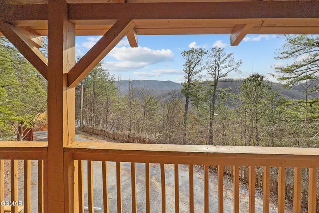 1122 Eagle Pointe Way, Pigeon Forge, TN 37863