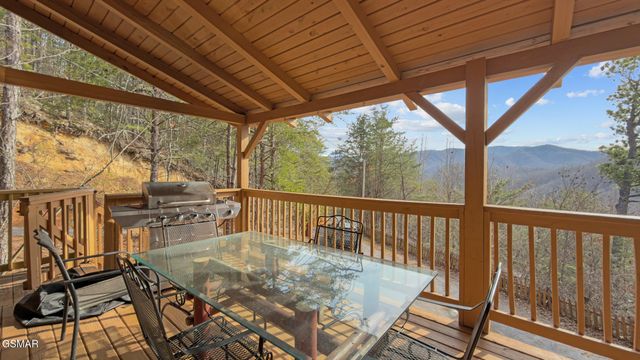 1122 Eagle Pointe Way, Pigeon Forge, TN 37863