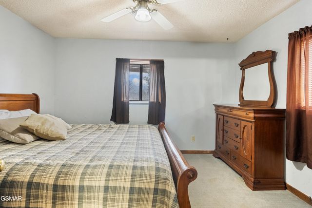 1122 Eagle Pointe Way, Pigeon Forge, TN 37863