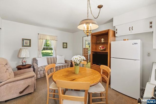 85 Page Drive, Oakland, NJ 07436
