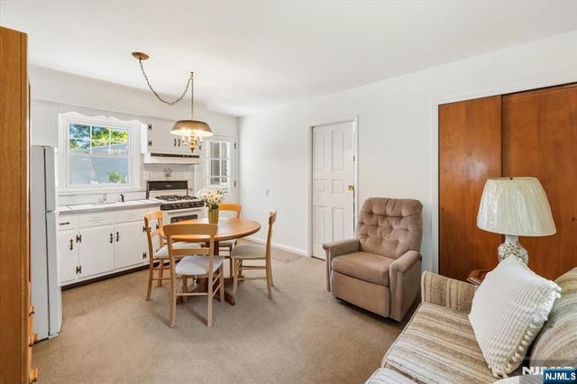 85 Page Drive, Oakland, NJ 07436