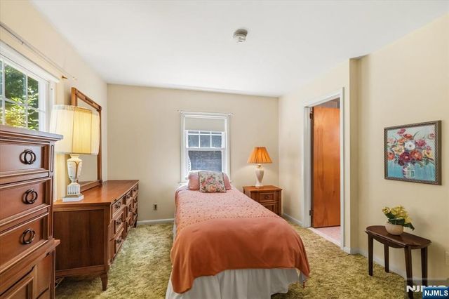 85 Page Drive, Oakland, NJ 07436