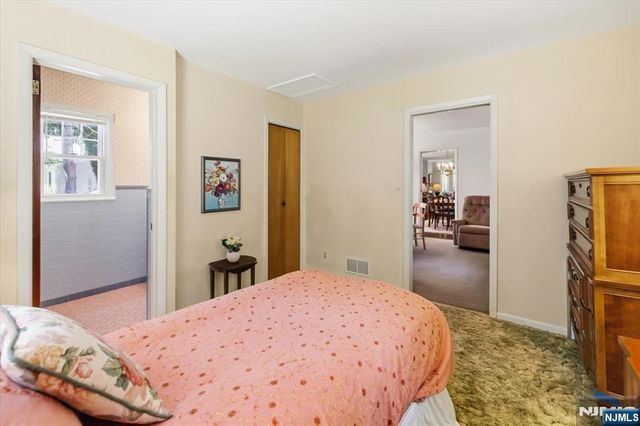 85 Page Drive, Oakland, NJ 07436