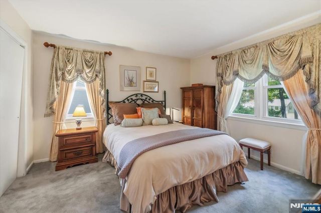 85 Page Drive, Oakland, NJ 07436