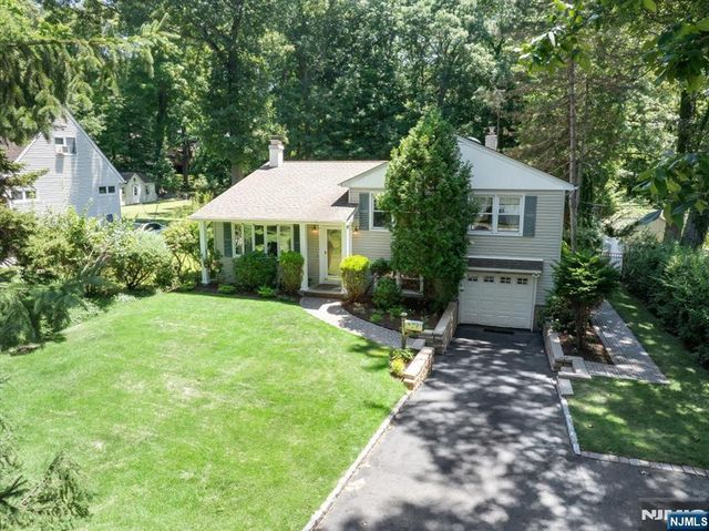 85 Page Drive, Oakland, NJ 07436